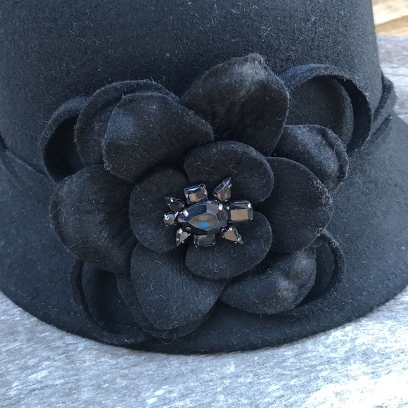 Ladies Black Felt Cloche Hat - Picture 5 of 6